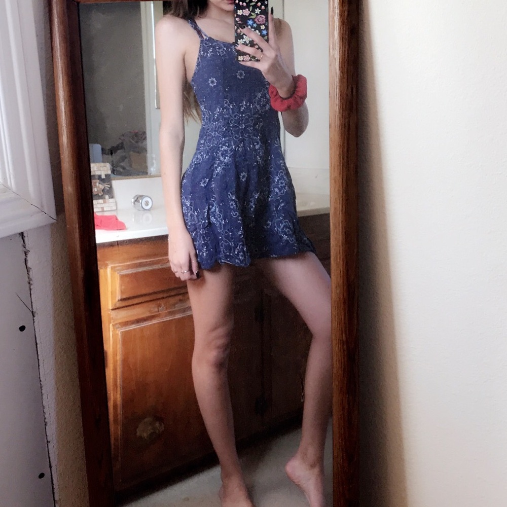 blue bandana print hollister dress 💙